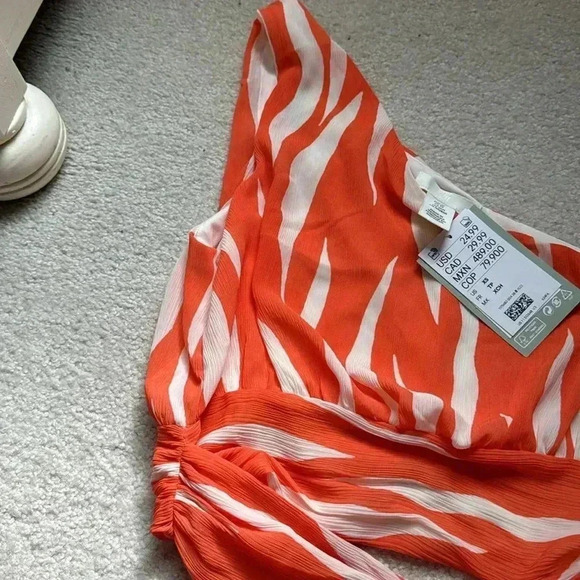 H&M Orange and White Crop Top - Picture 2 of 3